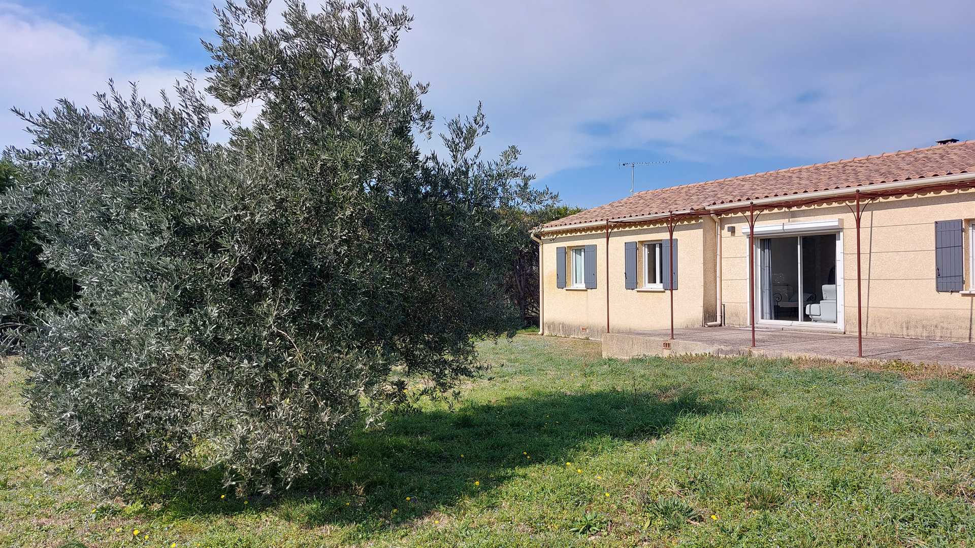 House in Tarascon, Provence-Alpes-Cote d'Azur 11736301