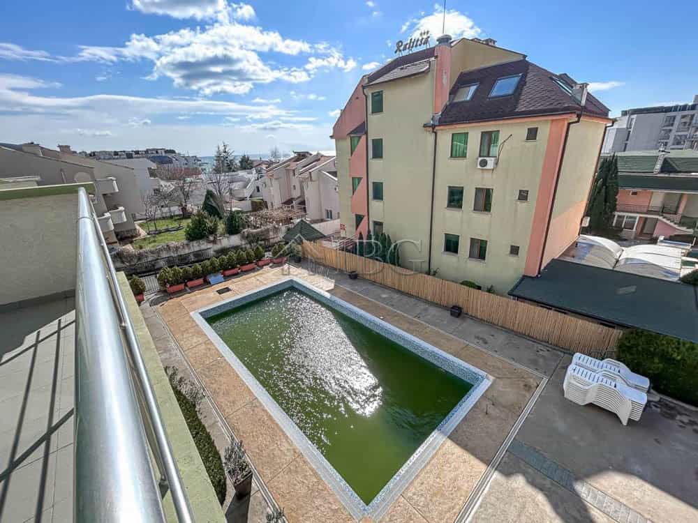 Condominium in Sveti Vlas, Burgas 11736466