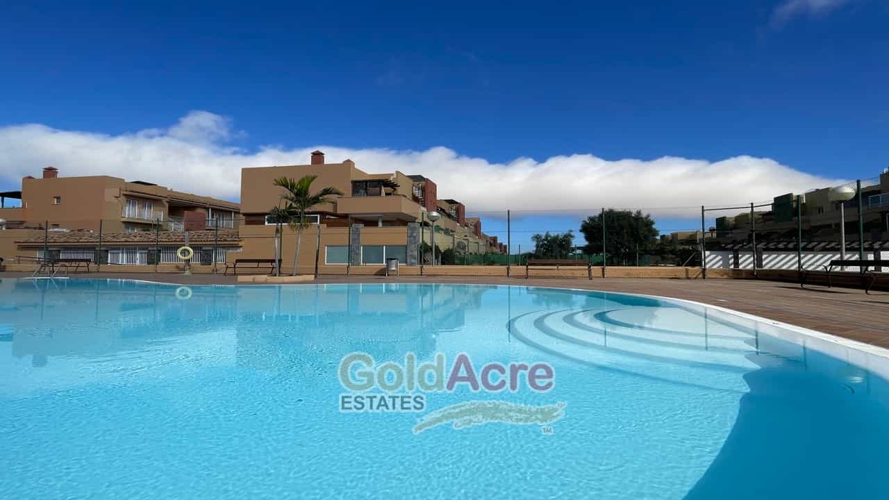 Condominium in La Oliva, Canary Islands 11736992
