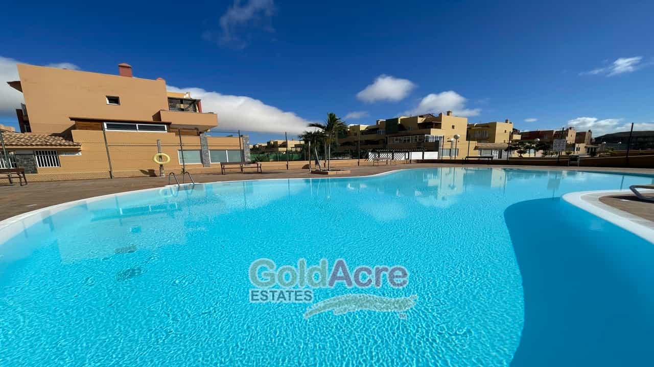 Condominium in La Oliva, Canarische eilanden 11736992