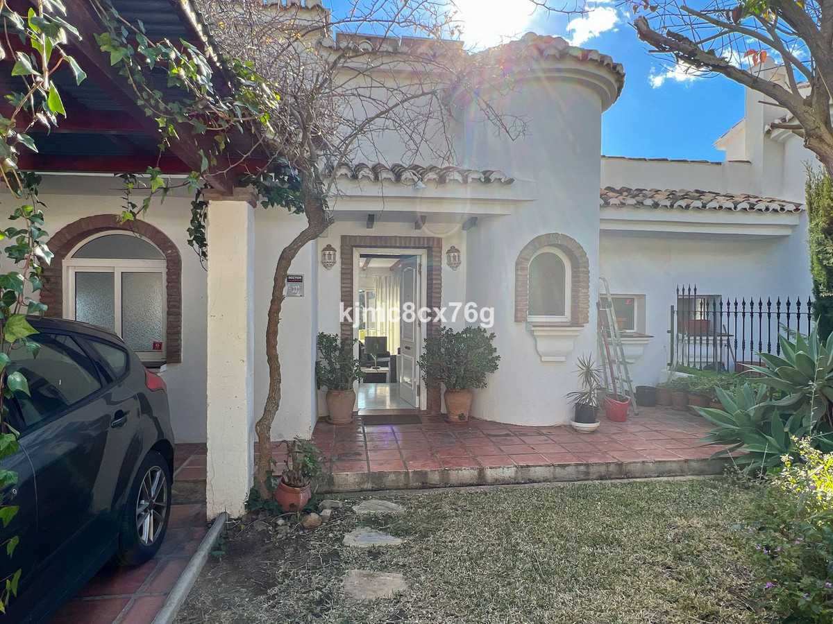 House in Fuengirola, Andalusia 11738174