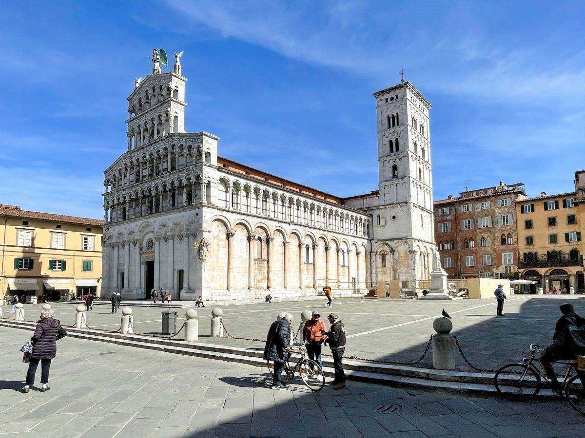 सम्मिलित में Lucca, Tuscany 11738423