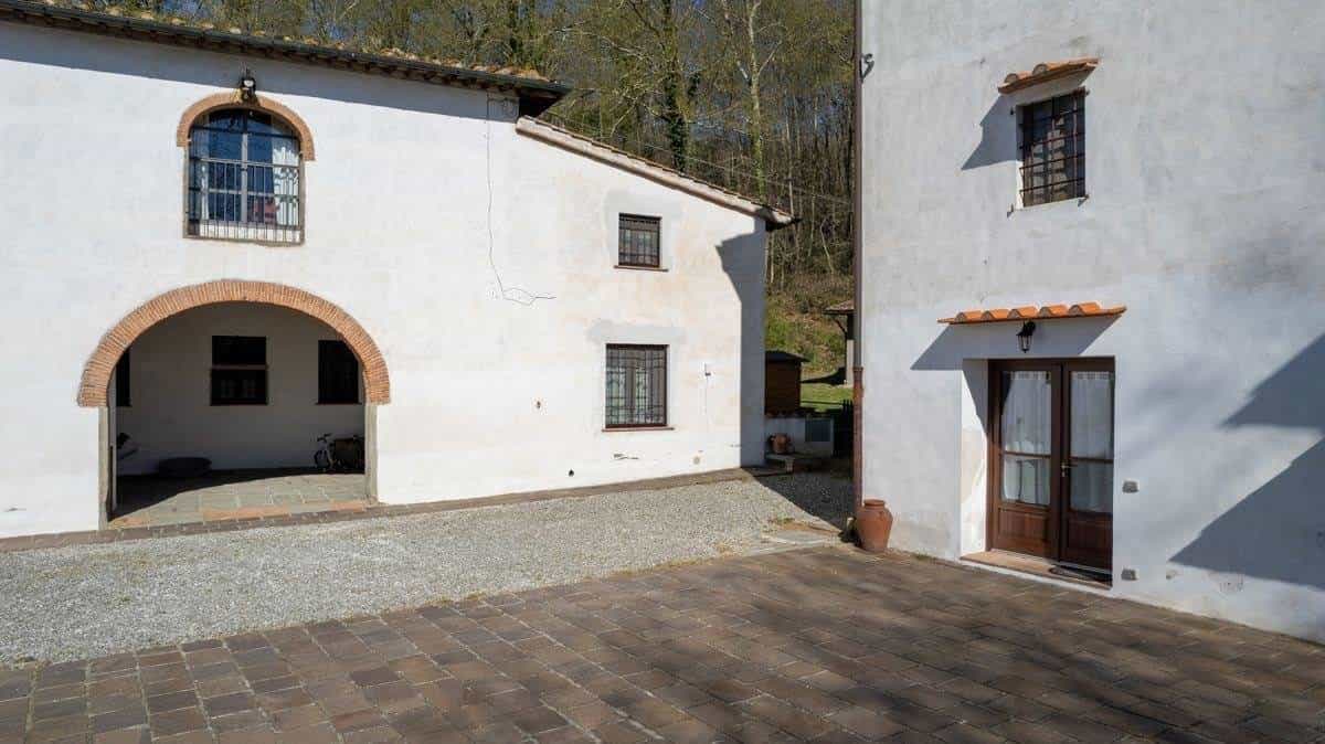 房子 在 Calcinaia, Tuscany 11738424