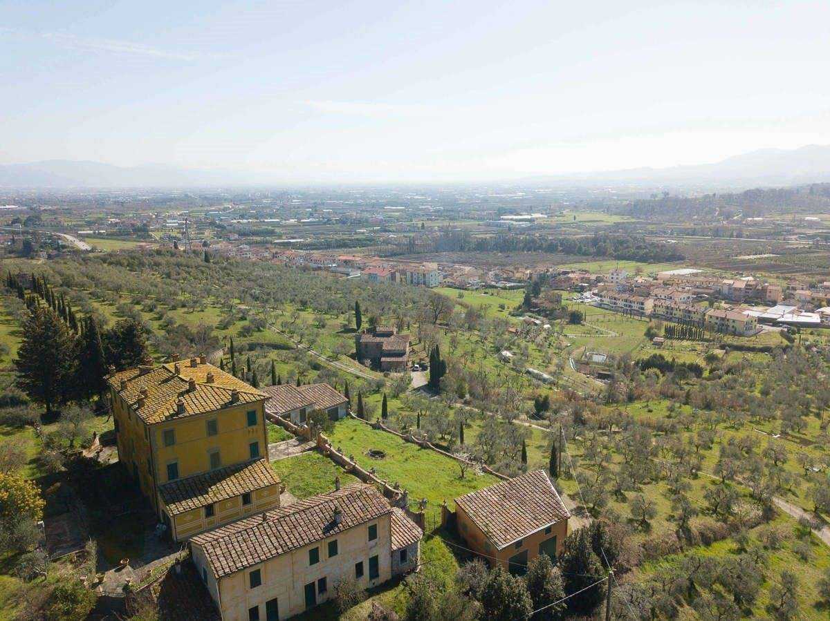 жилой дом в Pistoia, Tuscany 11738443