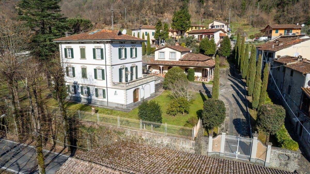 بيت في Bagni di Lucca, Tuscany 11738457