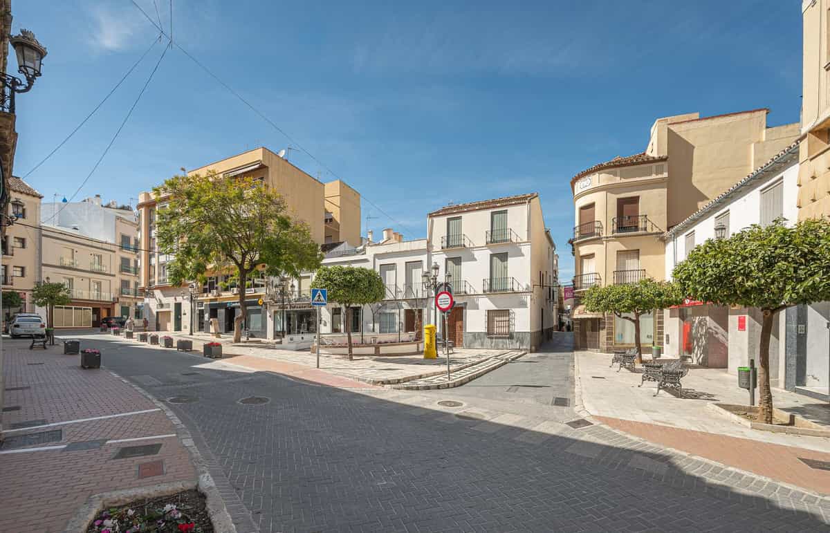Condominium in Coín, Andalusia 11738491