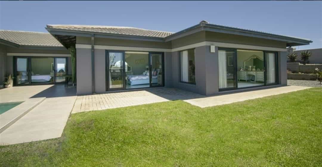 House in Plettenberg Bay, Western Cape 11739688