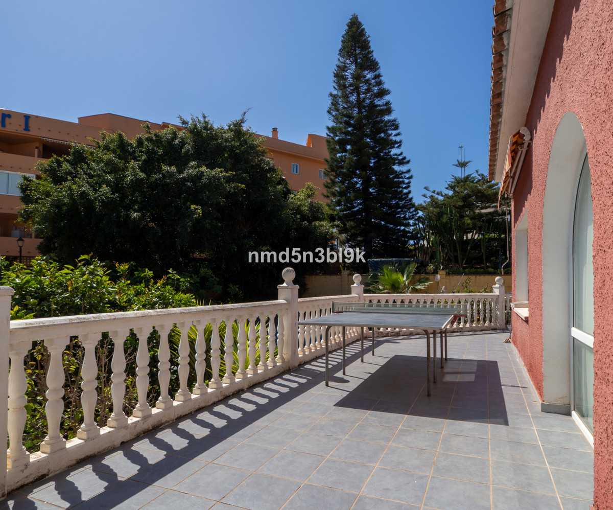 Casa nel Fuengirola, Andalusia 11741680