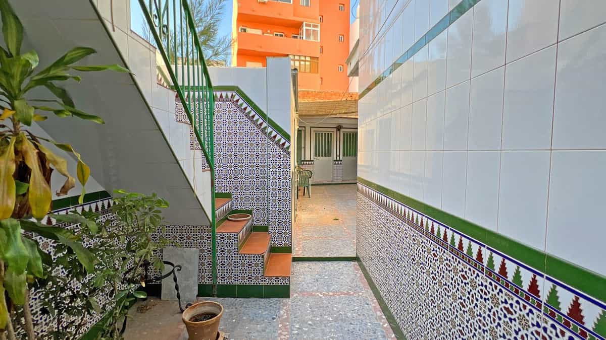 House in Fuengirola, Andalusia 11741747