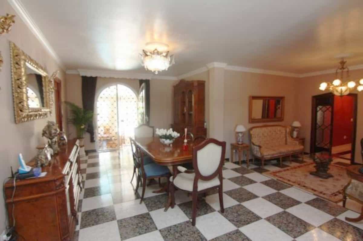 House in Marbella, Andalusia 11742724