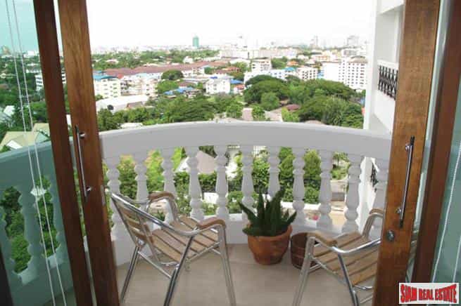 Condominium in , Bangkok 11743584