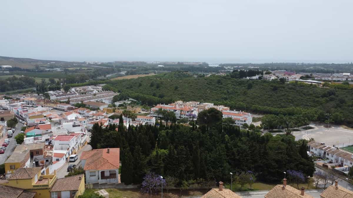 Ejerlejlighed i Guadiaro, Andalusien 11744943
