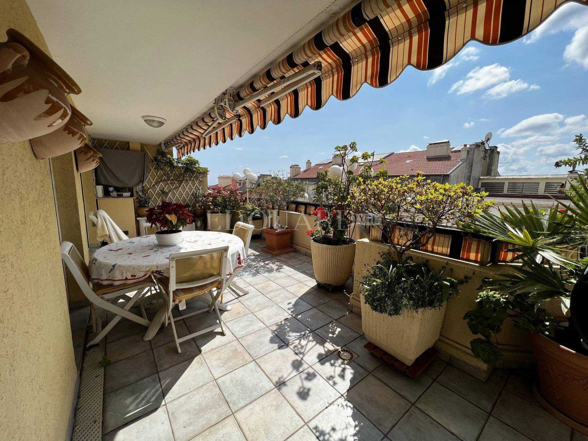 Condominium dans Menton, Provence-Alpes-Côte d'Azur 11745255