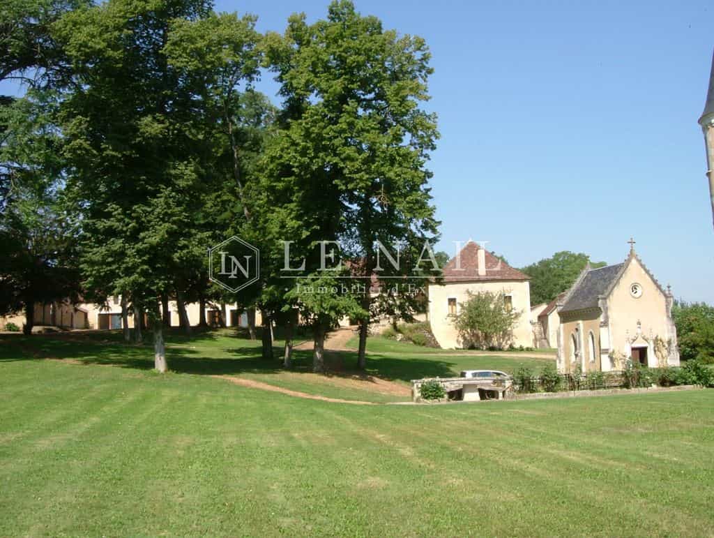 жилой дом в Le Blanc, Centre-Val de Loire 11745849