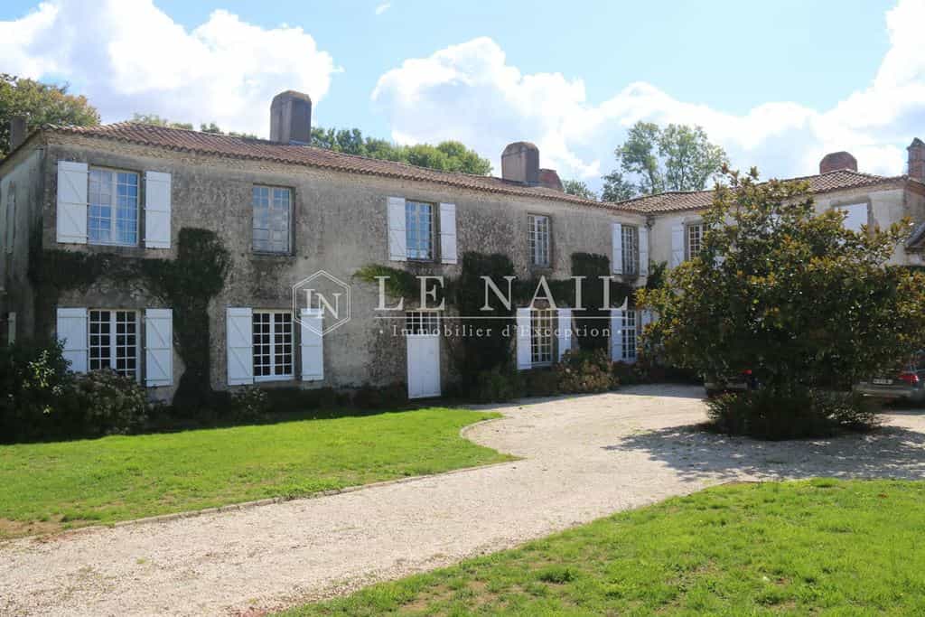 Rumah di Les Herbiers, Pays de la Loire 11746228