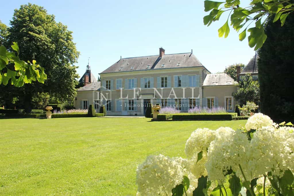 بيت في Vierzon, Centre-Val de Loire 11746365