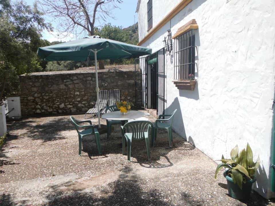 بيت في Zahara de la Sierra, Andalusia 11747329