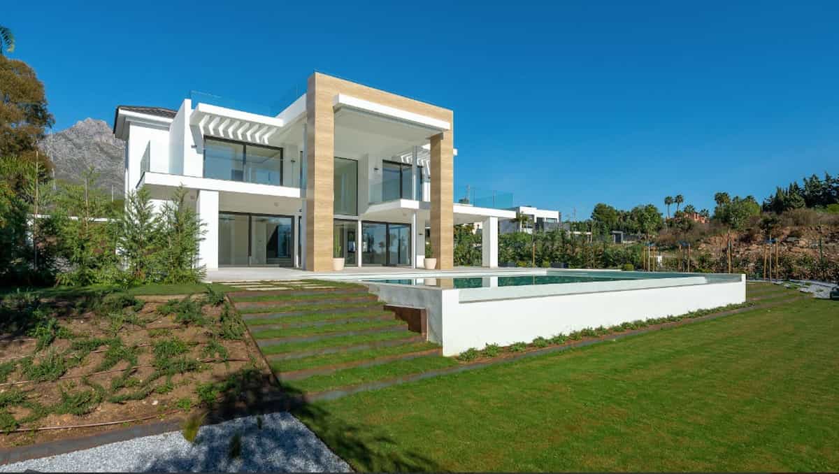 House in Marbella, Andalusia 11748137