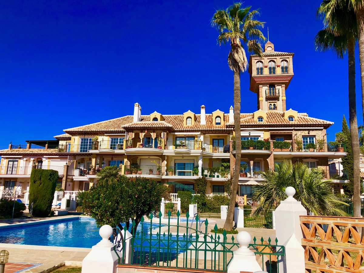 House in Fuengirola, Andalusia 11748247