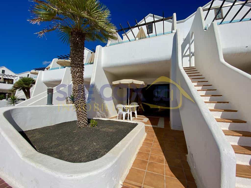 Condominium in Arrecife, Canary Islands 11748630