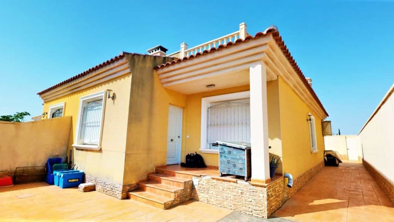 жилой дом в Los Alcázares, Región de Murcia 11748946