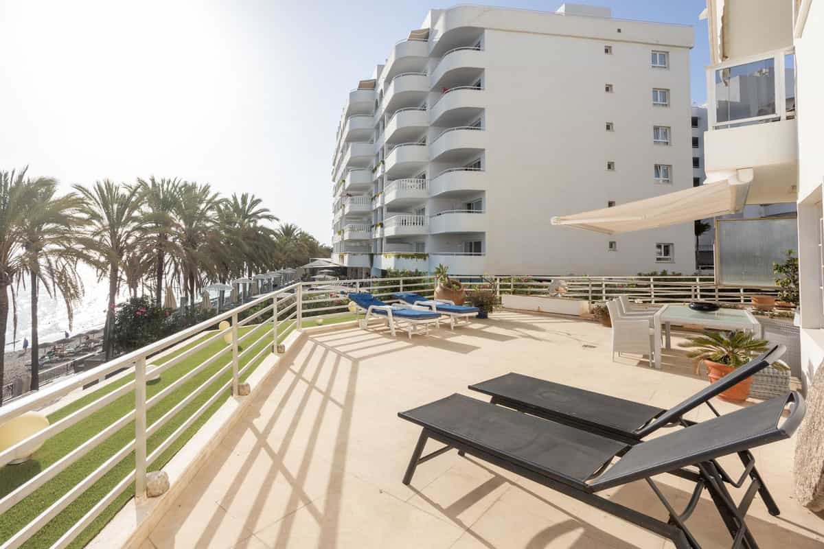 Condominium in Marbella, Andalusia 11750109