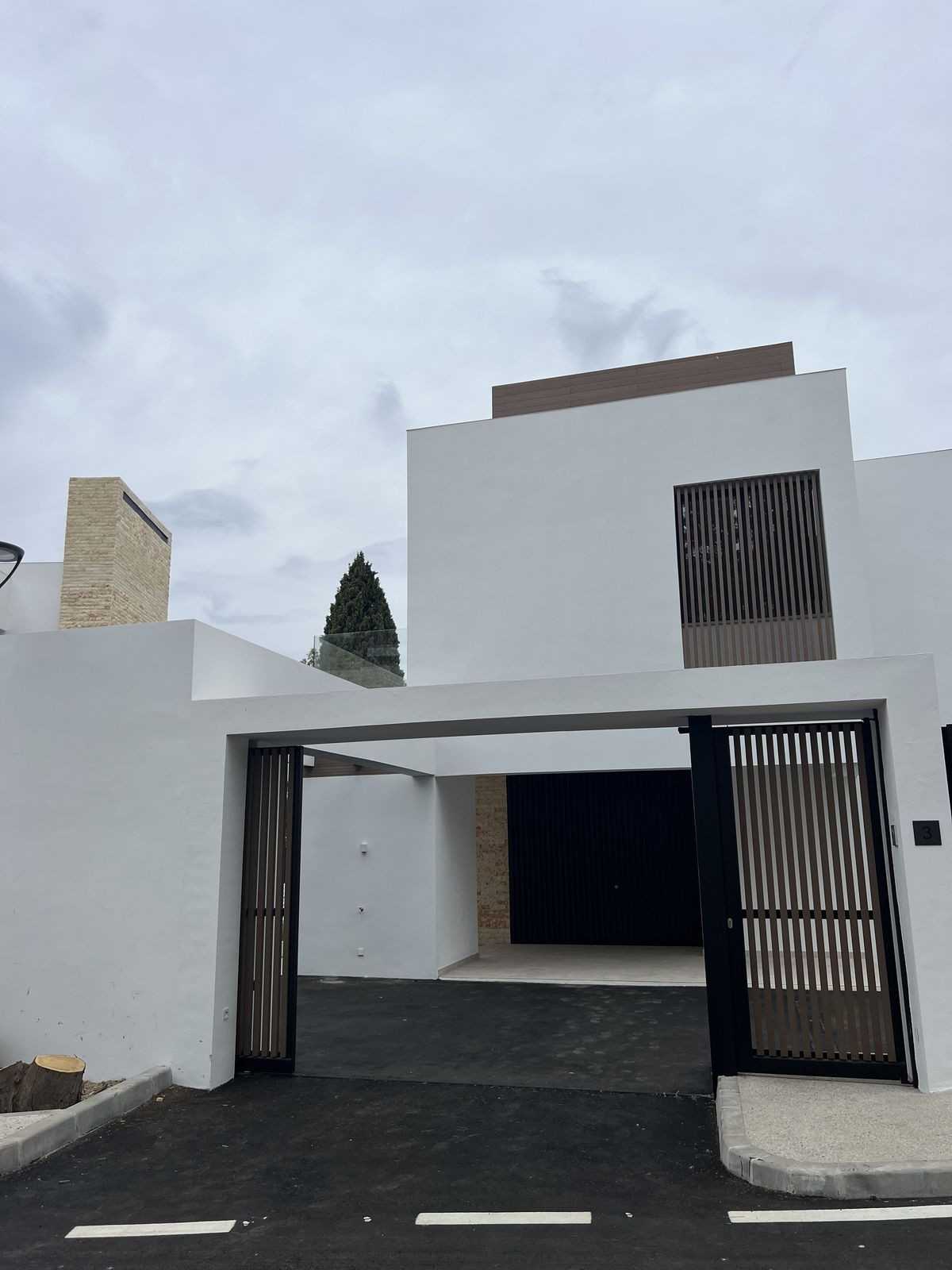 House in Marbella, Andalusia 11750444
