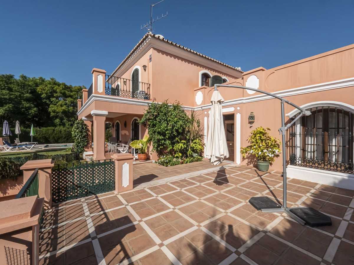 House in Marbella, Andalusia 11750468