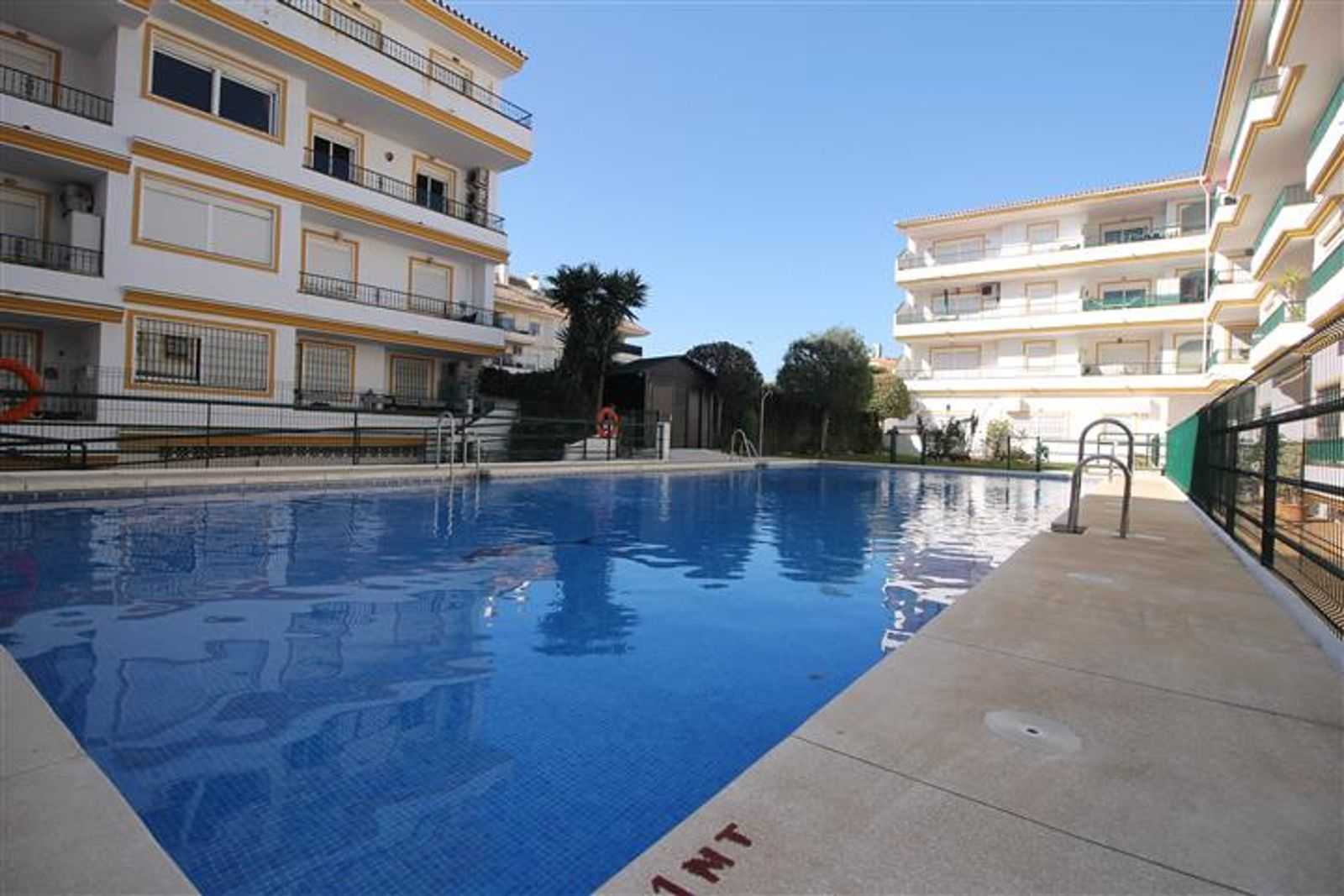 Condominium in Fuengirola, Andalusia 11750706