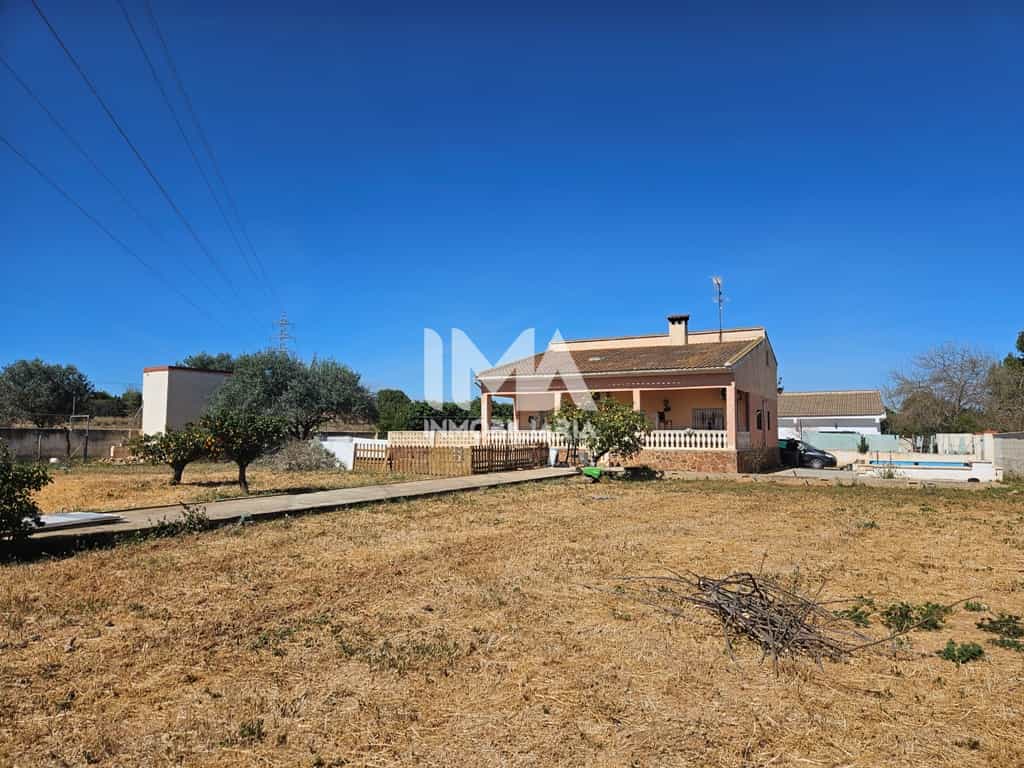 House in La Pobla de Vallbona, Valencian Community 11750806