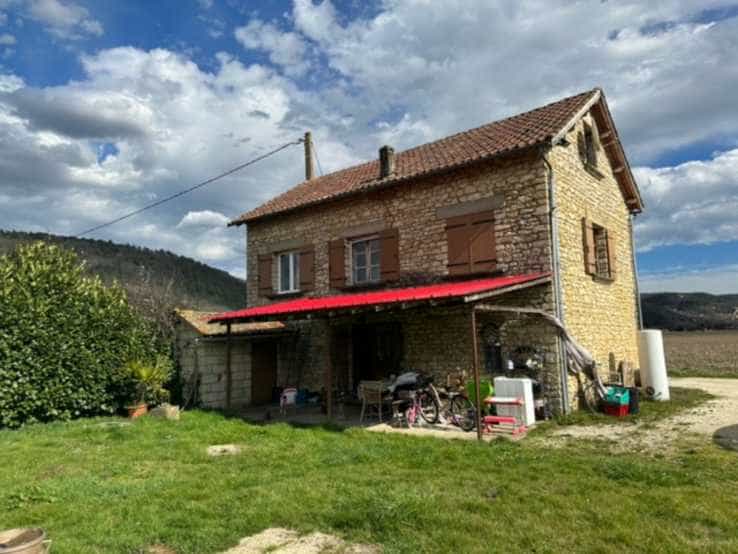 House in Saint-Cyprien, Nouvelle-Aquitaine 11752088