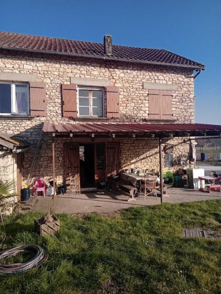House in Saint-Cyprien, Nouvelle-Aquitaine 11752088