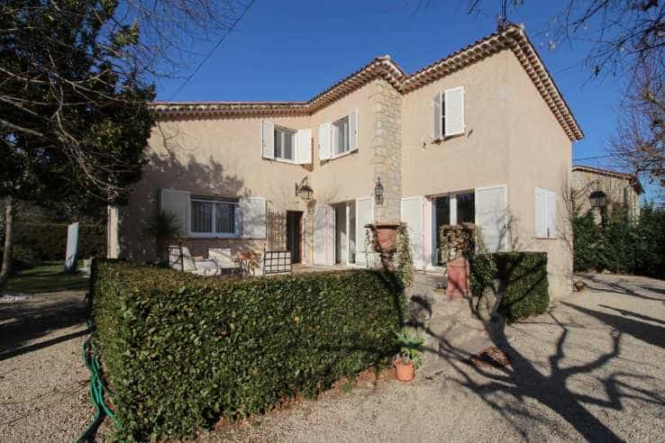 rumah dalam Fayence, Provence-Alpes-Côte d'Azur 11752184
