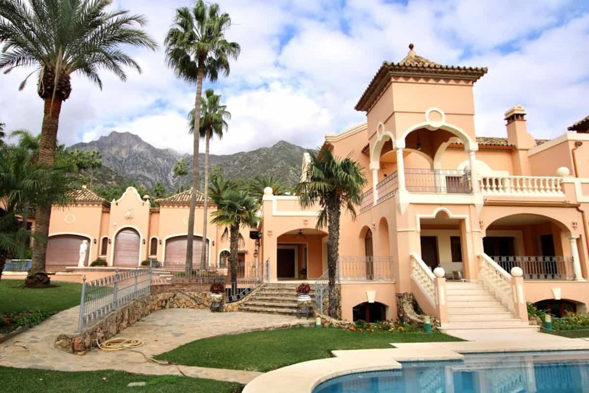 House in Marbella, Andalusia 11752468