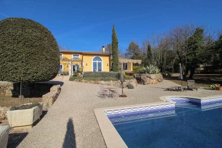 Dom w Saint-Paul-en-Foret, Provence-Alpes-Cote d'Azur 11752484