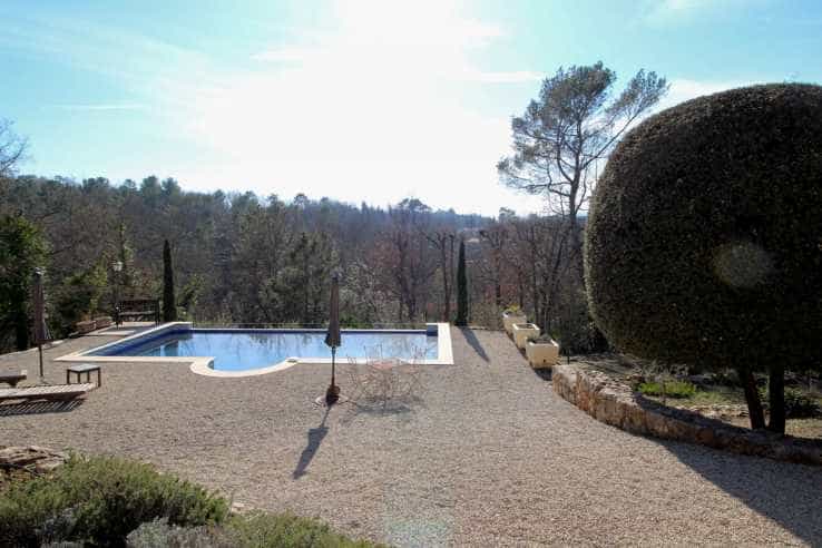 Будинок в Saint-Paul-en-Foret, Provence-Alpes-Cote d'Azur 11752484