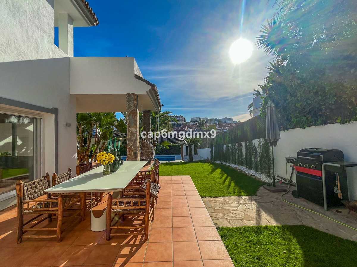 House in Marbella, Andalusia 11752494
