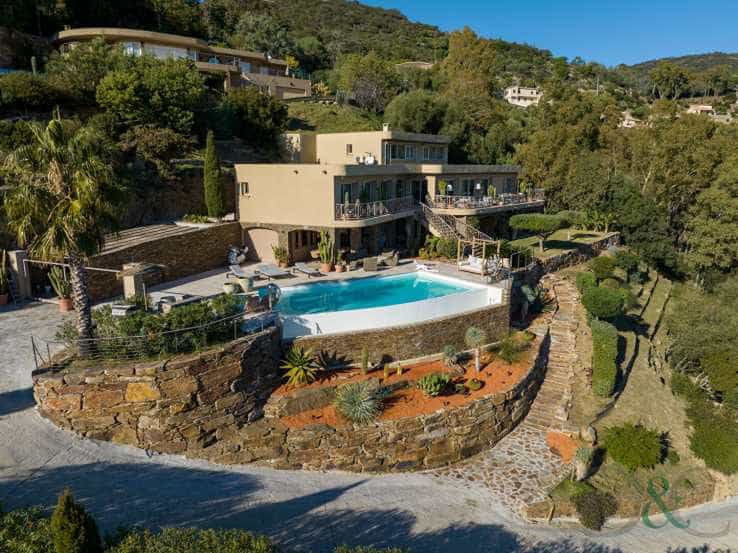 casa en Bormes-les-Mimosas, Provence-Alpes-Cote d'Azur 11752564