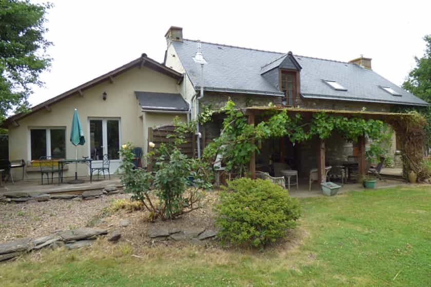 rumah dalam Ruffiac, Bretagne 11752625