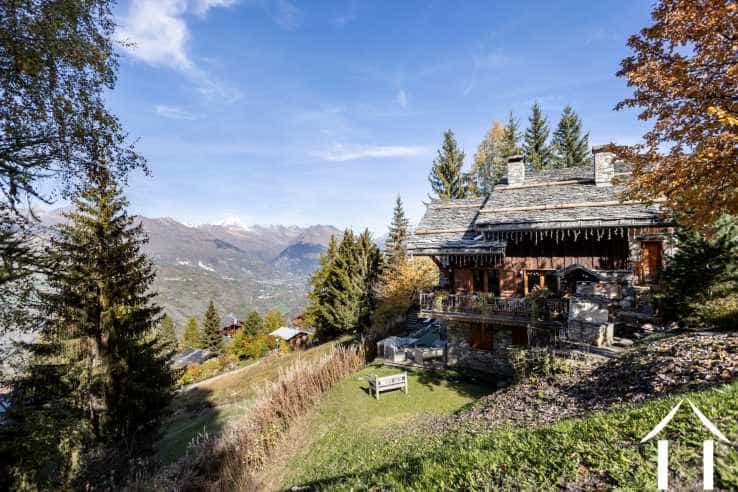 House in Chamonix-Mont-Blanc, Auvergne-Rhone-Alpes 11752730