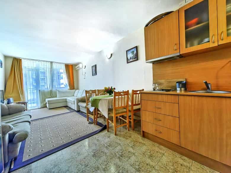公寓 在 拉夫达, 布尔加斯 11752841