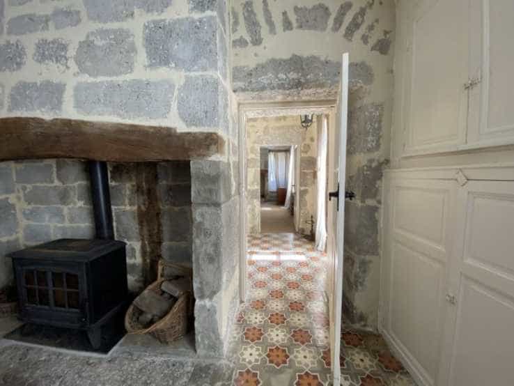 House in Nerac, Nouvelle-Aquitaine 11752863