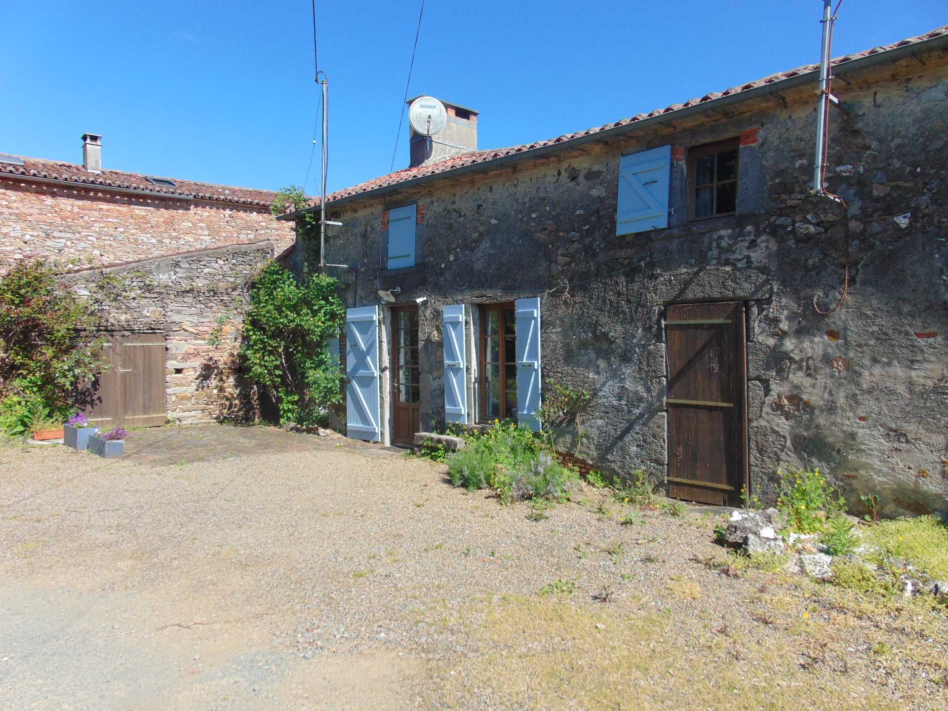 Huis in Saint-Pierre-du-Chemin, Pays de la Loire 11752888