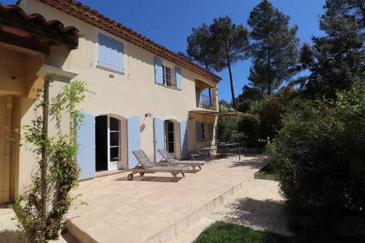 Huis in La Motte, Provence-Alpes-Cote d'Azur 11752929