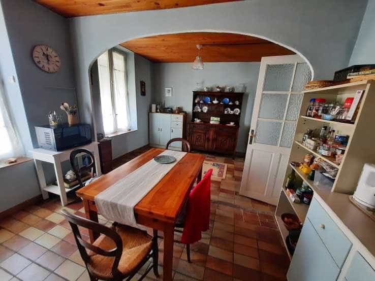 Dom w Fouzilhon, Occitanie 11752940