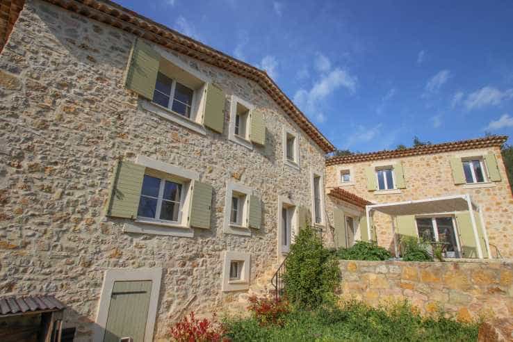 Talo sisään Fayence, Provence-Alpes-Cote d'Azur 11753070