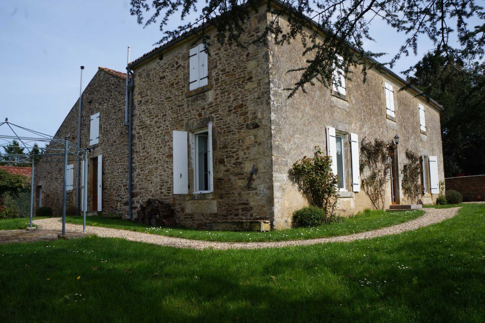 σπίτι σε Mervent, Pays de la Loire 11753313