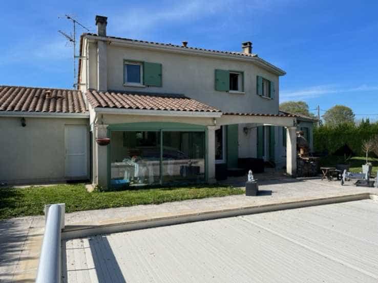 House in Bergerac, Nouvelle-Aquitaine 11753327