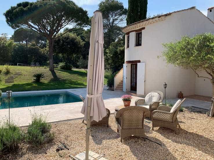 casa no Roquebrune-sur-Argens, Provence-Alpes-Côte d'Azur 11753339