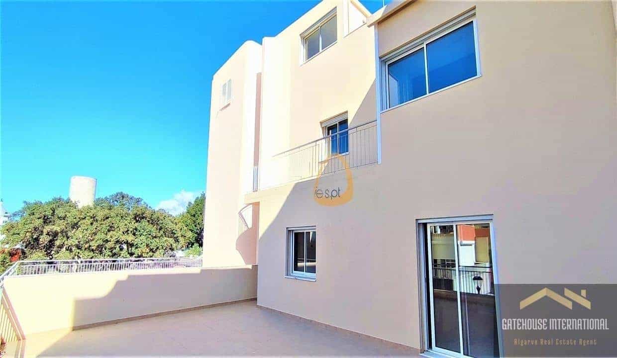 Condominium in Quarteira, Faro 11753559